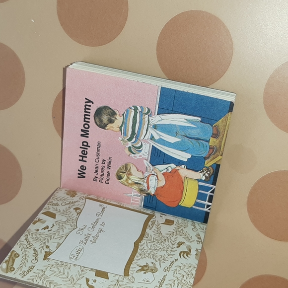 Vintage Little Little Golden Book We Help Mommy Min - Picture 4 of 6
